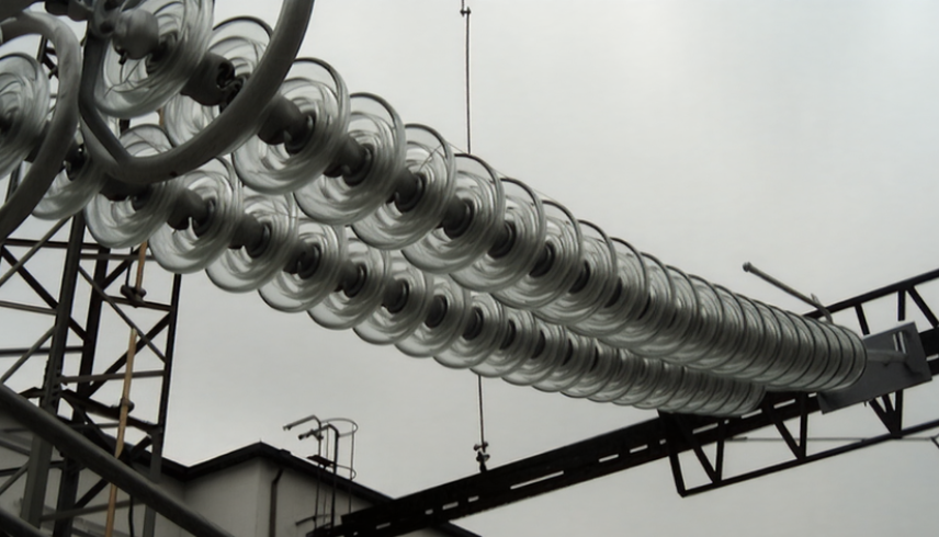 Suspension insulators and anchor chains