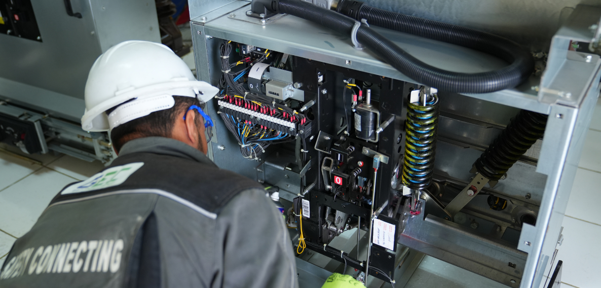 High-voltage tests on 225kV circuit breaker and HV section according to MOS High-voltage tests on 225kV circuit breaker and HV section according to MOS